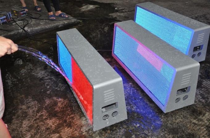 شاشة LED خارجية للسيارة / عرض سيارة أجرة Muen LED شاشة عرض تأجير خارجية LED 1